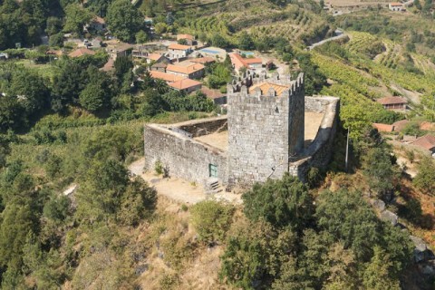 À volta do castelo e Villa de Basto